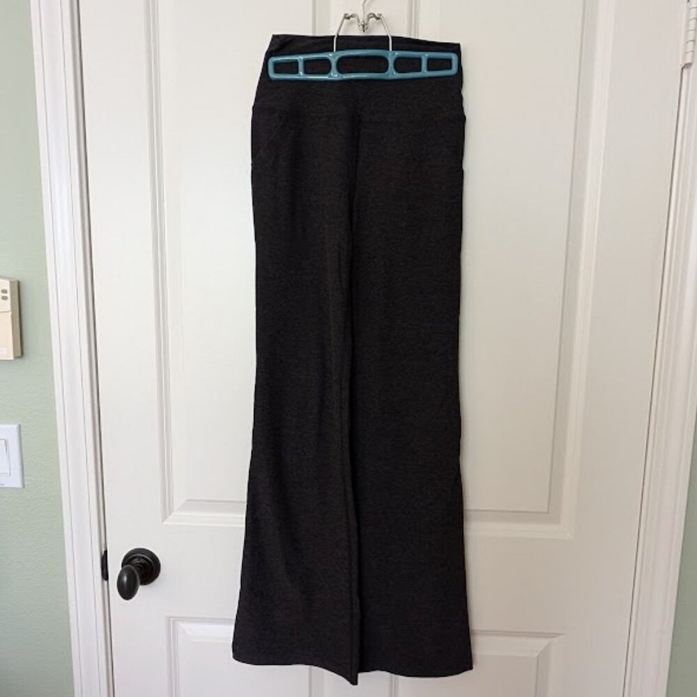 Kirkland Signature Women’s Flare Pants – Charcoal Heather, Size S - Picture 2 of 6